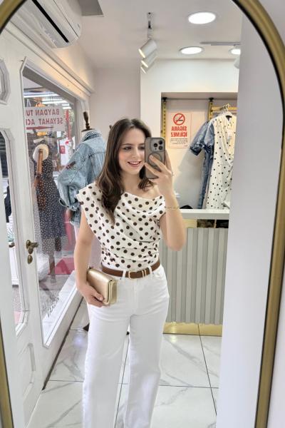 Puantiyeli Asimetrik Bluz Kahverengi Bej